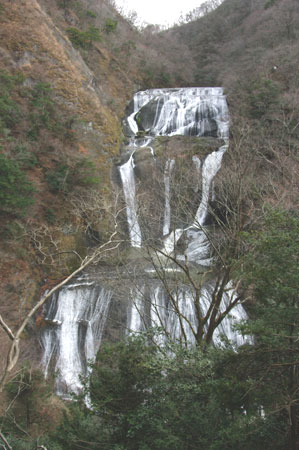 fukuroda-waterfall2.jpg