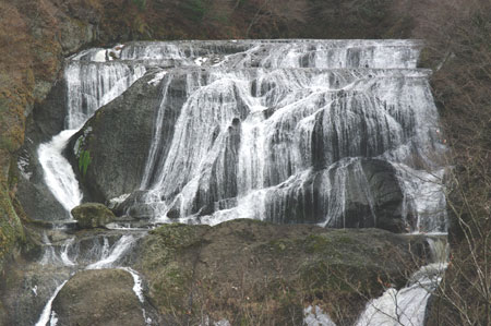 fukuroda-waterfall3.jpg