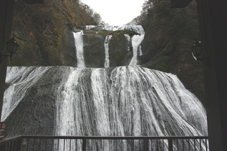 fukuroda-waterfall4.jpg